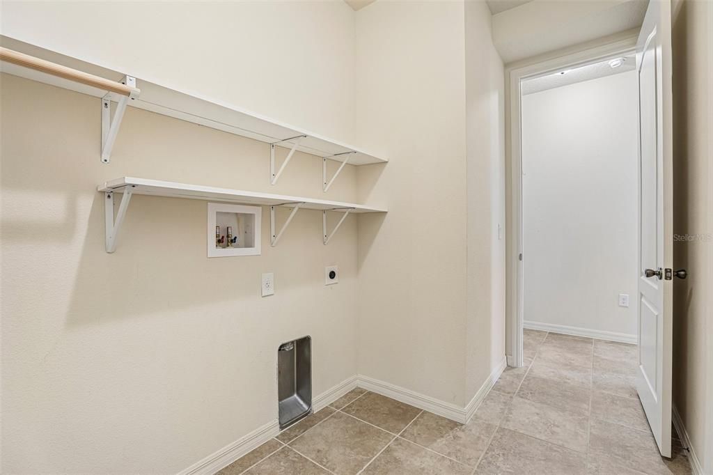 En Venta: $665,000 (5 camas, 3 baños, 3282 Pies cuadrados)