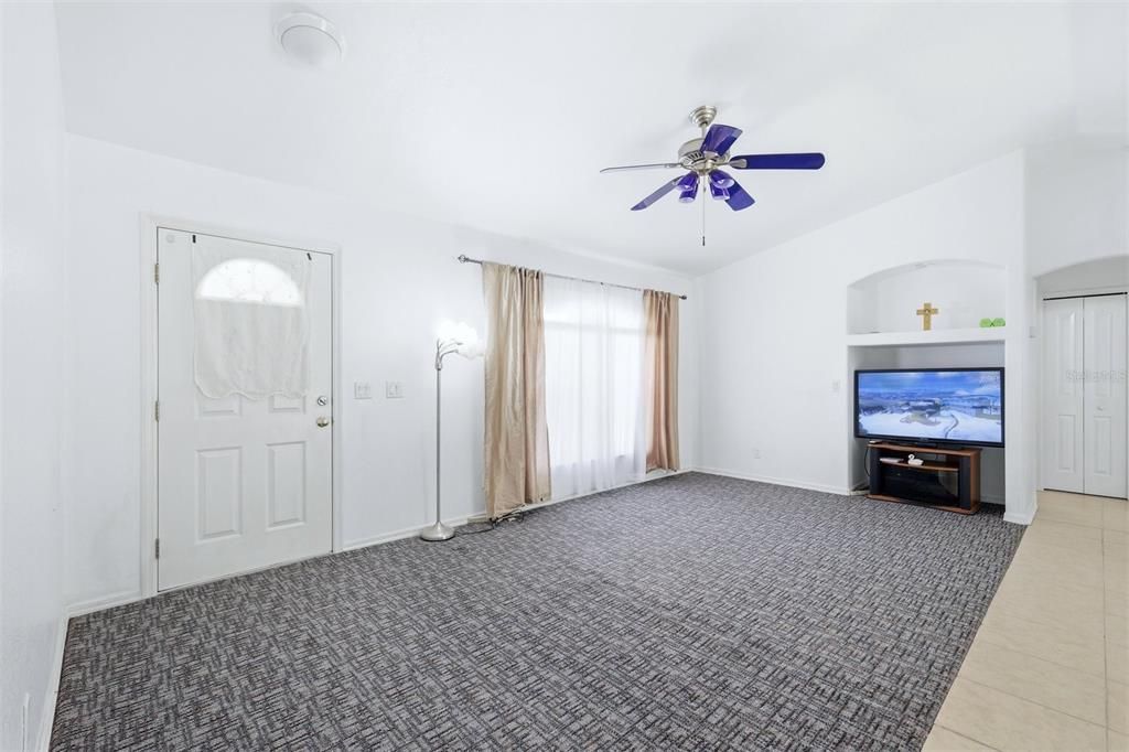 For Sale: $259,000 (3 beds, 2 baths, 1241 Square Feet)