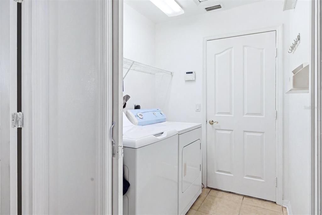 For Sale: $259,000 (3 beds, 2 baths, 1241 Square Feet)