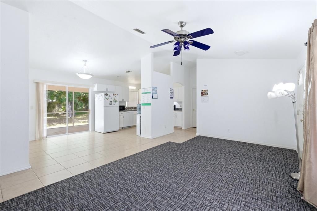 For Sale: $259,000 (3 beds, 2 baths, 1241 Square Feet)