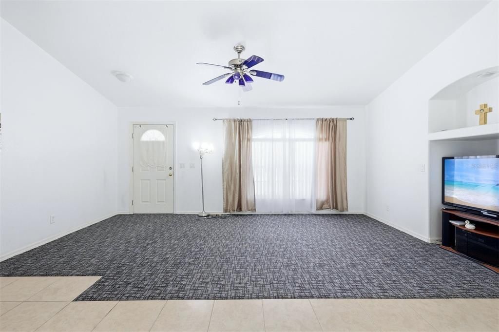 For Sale: $259,000 (3 beds, 2 baths, 1241 Square Feet)