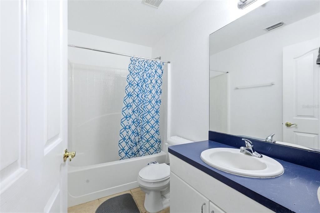 For Sale: $259,000 (3 beds, 2 baths, 1241 Square Feet)