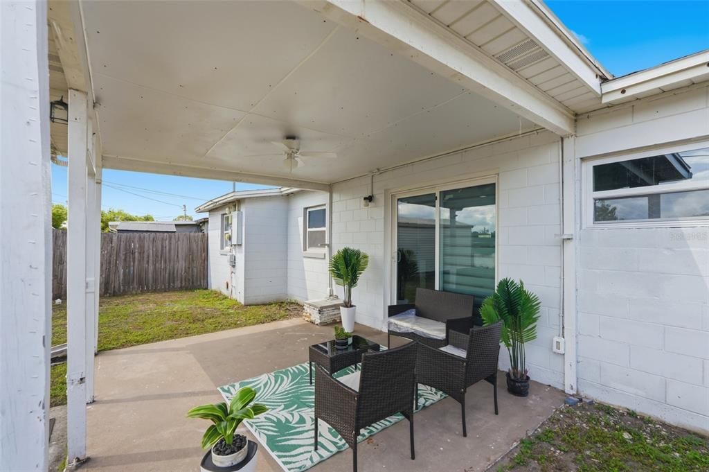 Activo con contrato: $335,000 (3 camas, 1 baños, 936 Pies cuadrados)