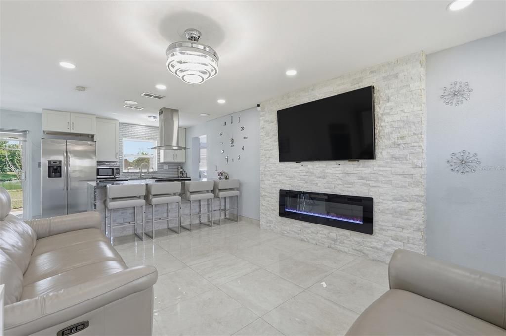 Activo con contrato: $335,000 (3 camas, 1 baños, 936 Pies cuadrados)