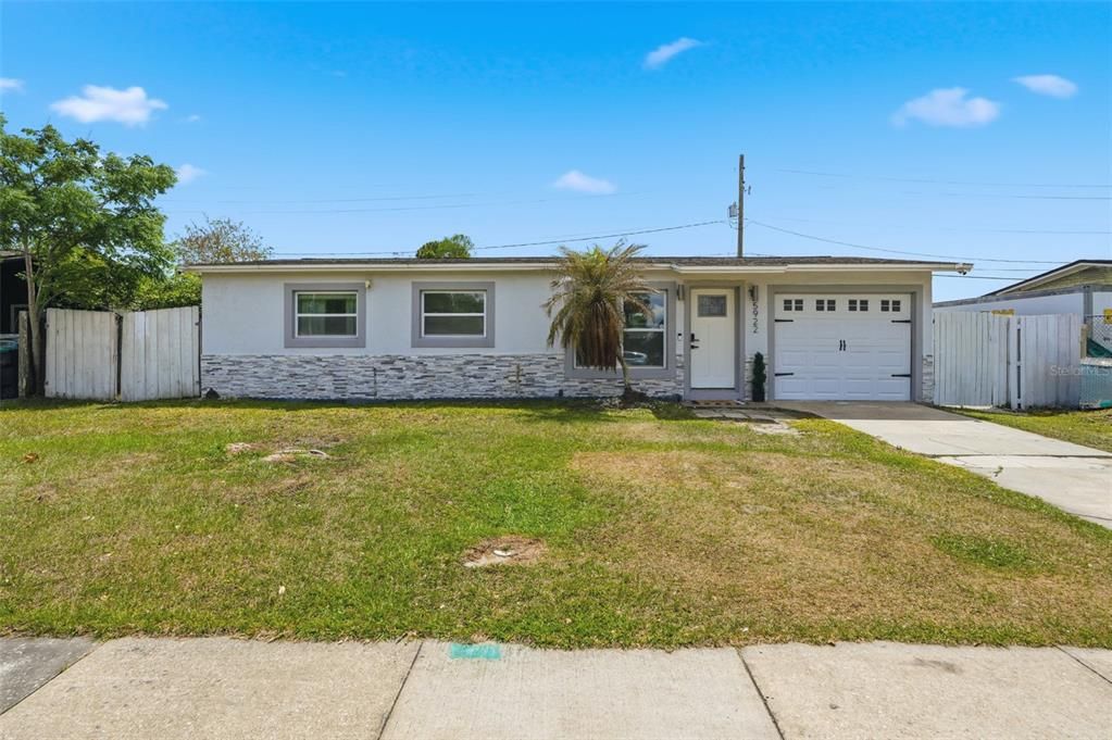 Activo con contrato: $335,000 (3 camas, 1 baños, 936 Pies cuadrados)