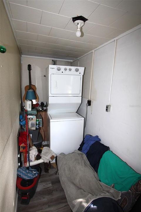 For Sale: $332,900 (3 beds, 2 baths, 1953 Square Feet)