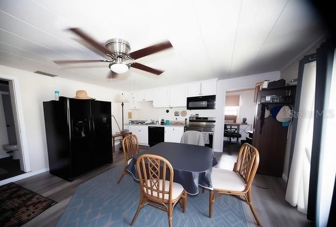 For Sale: $332,900 (3 beds, 2 baths, 1953 Square Feet)