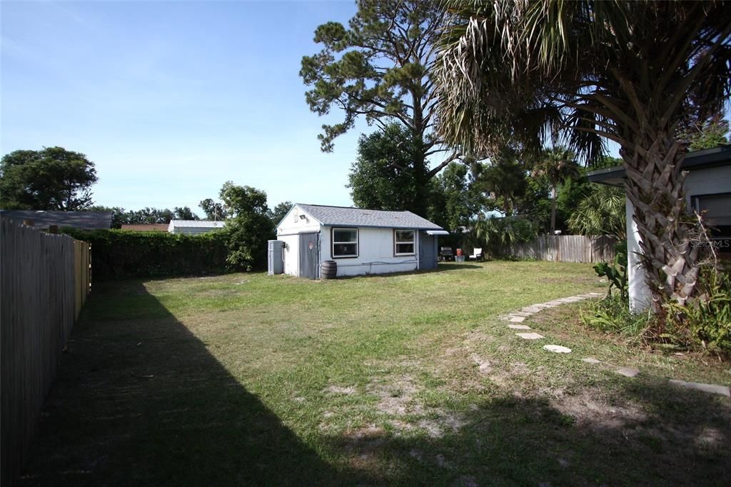 For Sale: $332,900 (3 beds, 2 baths, 1953 Square Feet)
