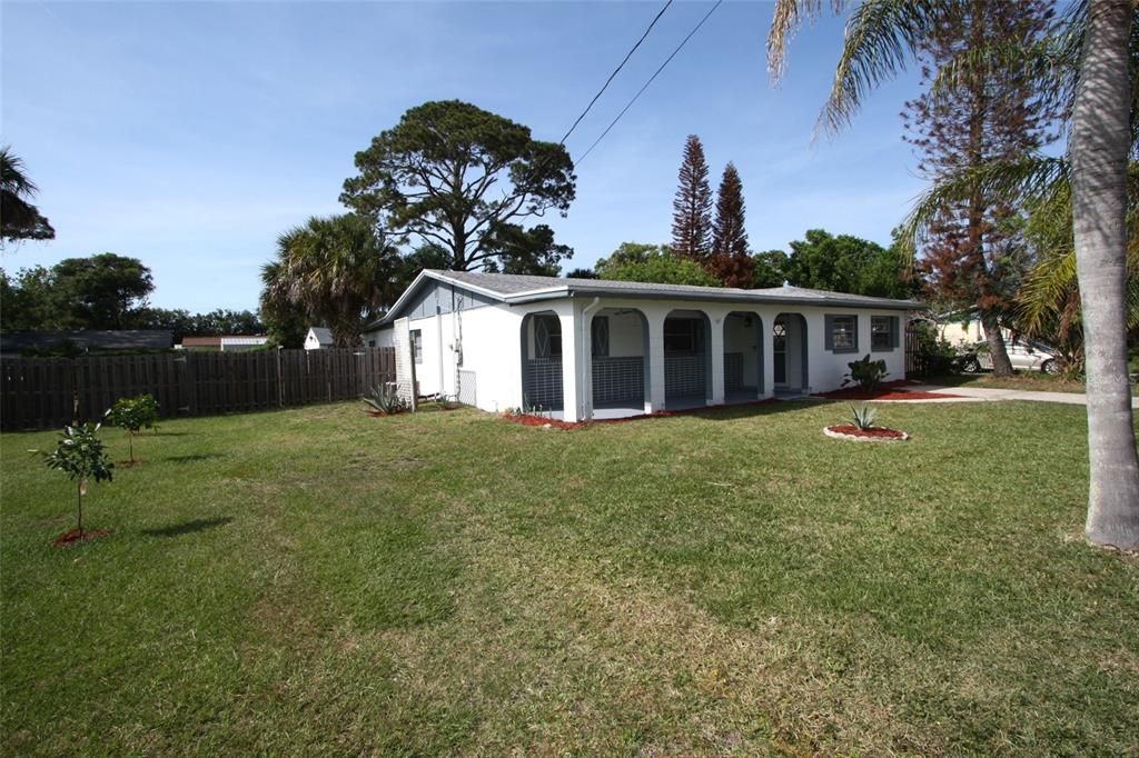 For Sale: $332,900 (3 beds, 2 baths, 1953 Square Feet)