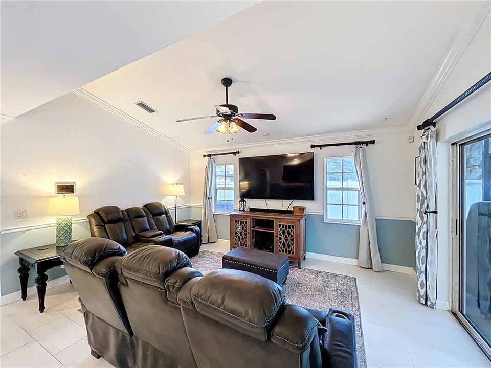 Active With Contract: $599,900 (4 beds, 2 baths, 2889 Square Feet)