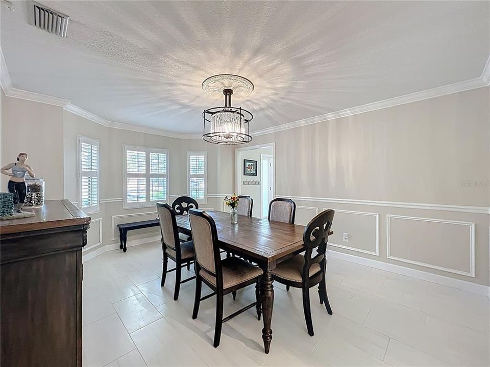 Active With Contract: $599,900 (4 beds, 2 baths, 2889 Square Feet)