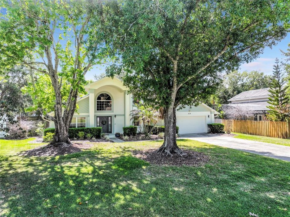 Active With Contract: $599,900 (4 beds, 2 baths, 2889 Square Feet)