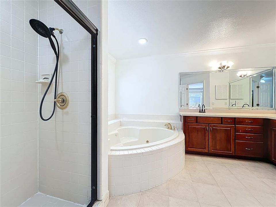 Active With Contract: $599,900 (4 beds, 2 baths, 2889 Square Feet)