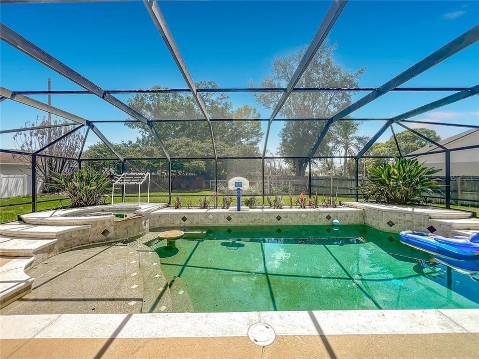 Active With Contract: $599,900 (4 beds, 2 baths, 2889 Square Feet)