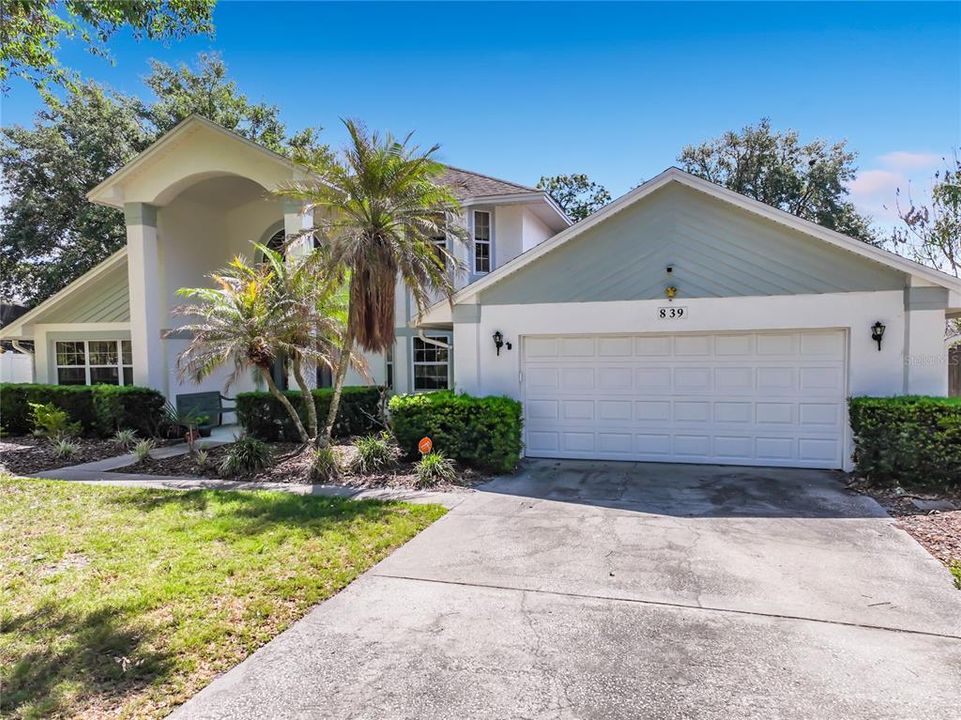 Active With Contract: $599,900 (4 beds, 2 baths, 2889 Square Feet)