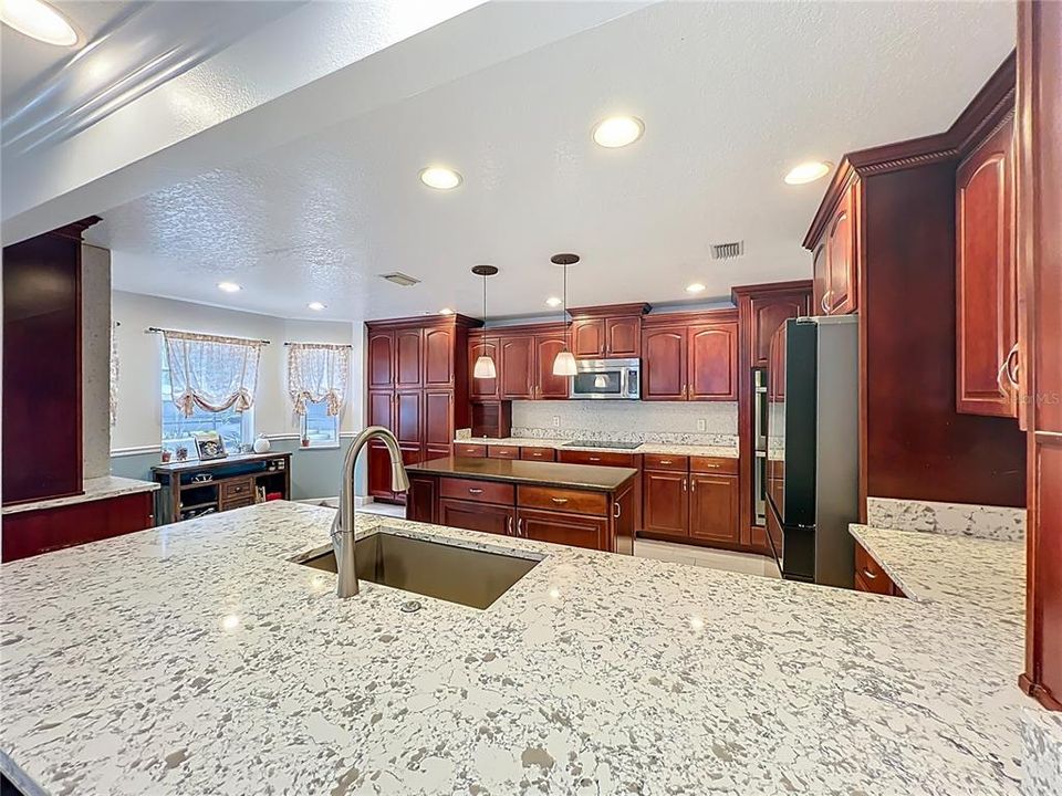 Active With Contract: $599,900 (4 beds, 2 baths, 2889 Square Feet)