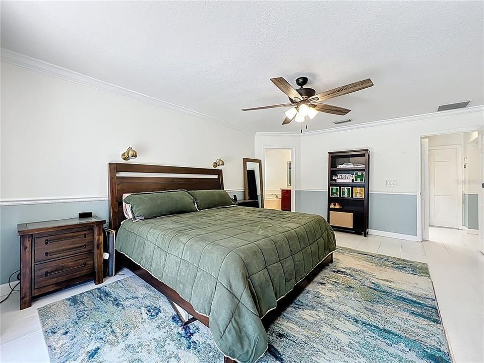Active With Contract: $599,900 (4 beds, 2 baths, 2889 Square Feet)