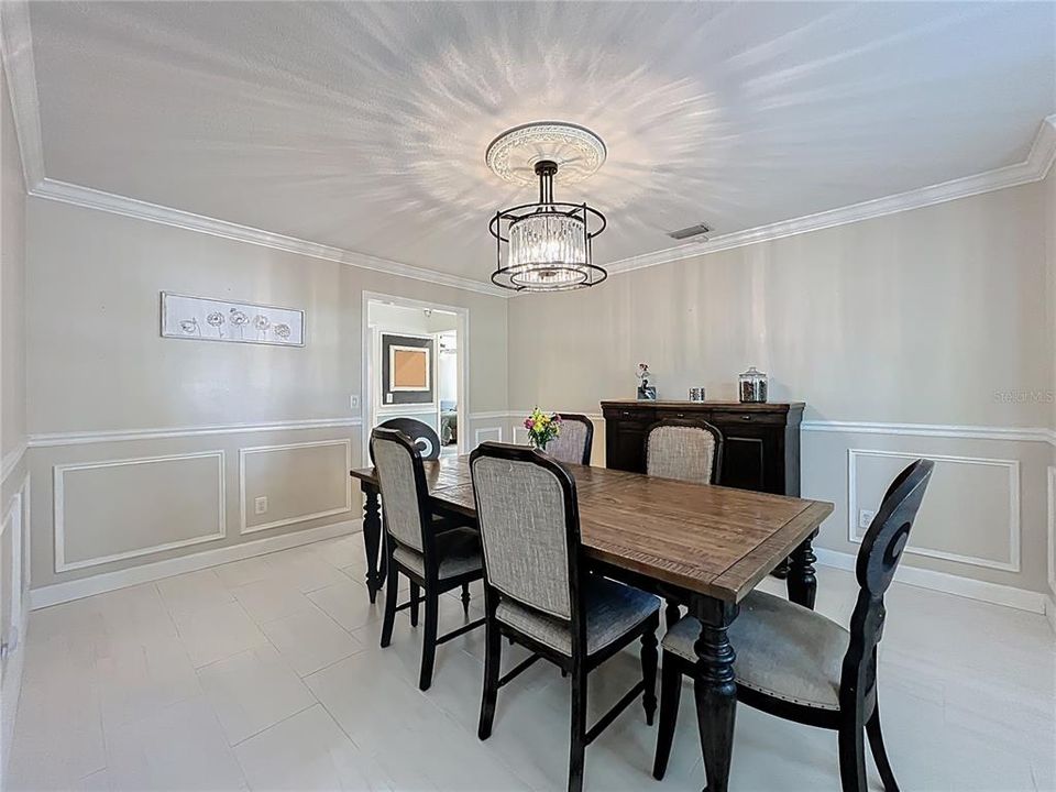 Active With Contract: $599,900 (4 beds, 2 baths, 2889 Square Feet)