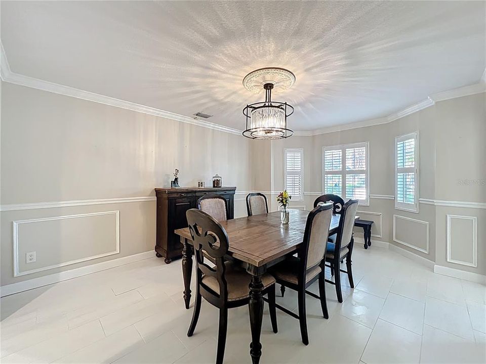 Active With Contract: $599,900 (4 beds, 2 baths, 2889 Square Feet)