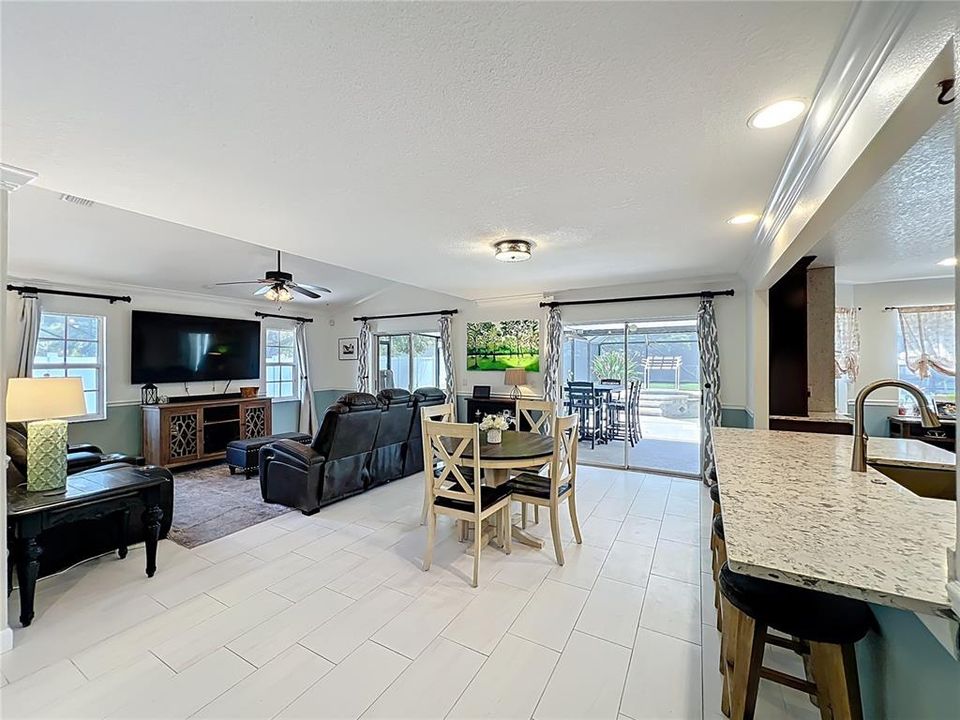 Active With Contract: $599,900 (4 beds, 2 baths, 2889 Square Feet)