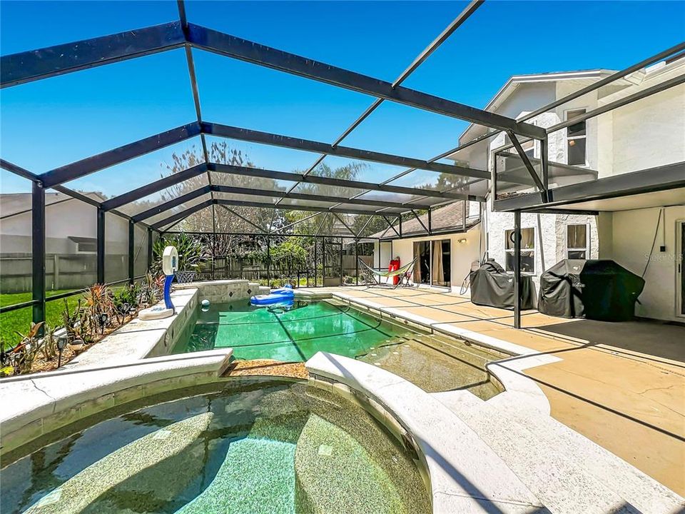 Active With Contract: $599,900 (4 beds, 2 baths, 2889 Square Feet)
