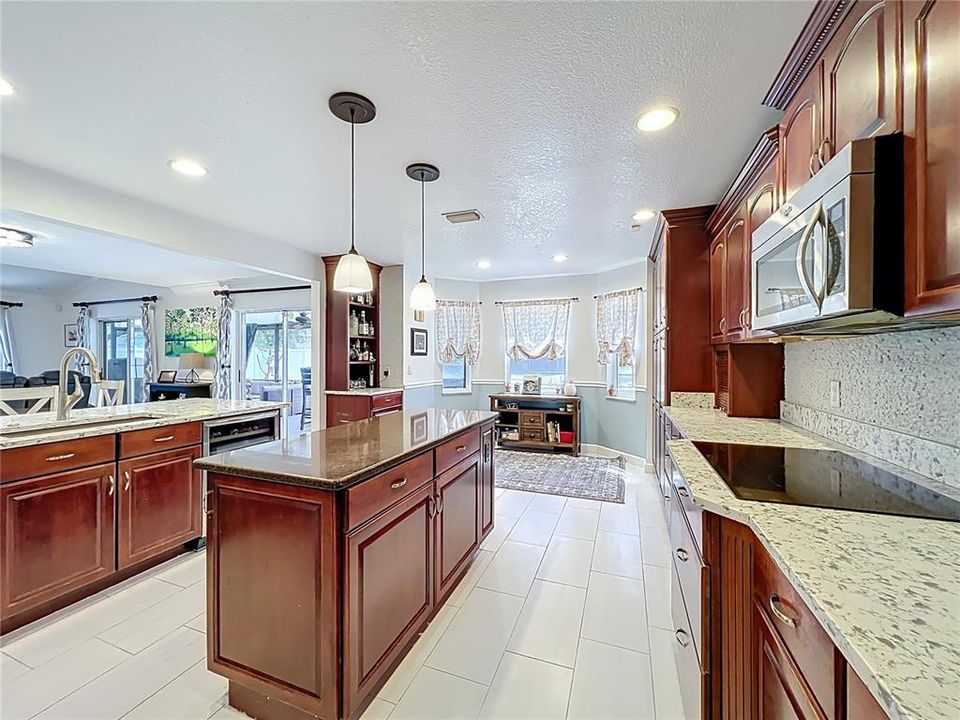 Active With Contract: $599,900 (4 beds, 2 baths, 2889 Square Feet)