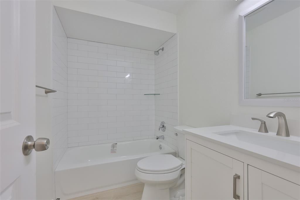 Activo con contrato: $1,097,500 (6 camas, 0 baños, 2400 Pies cuadrados)