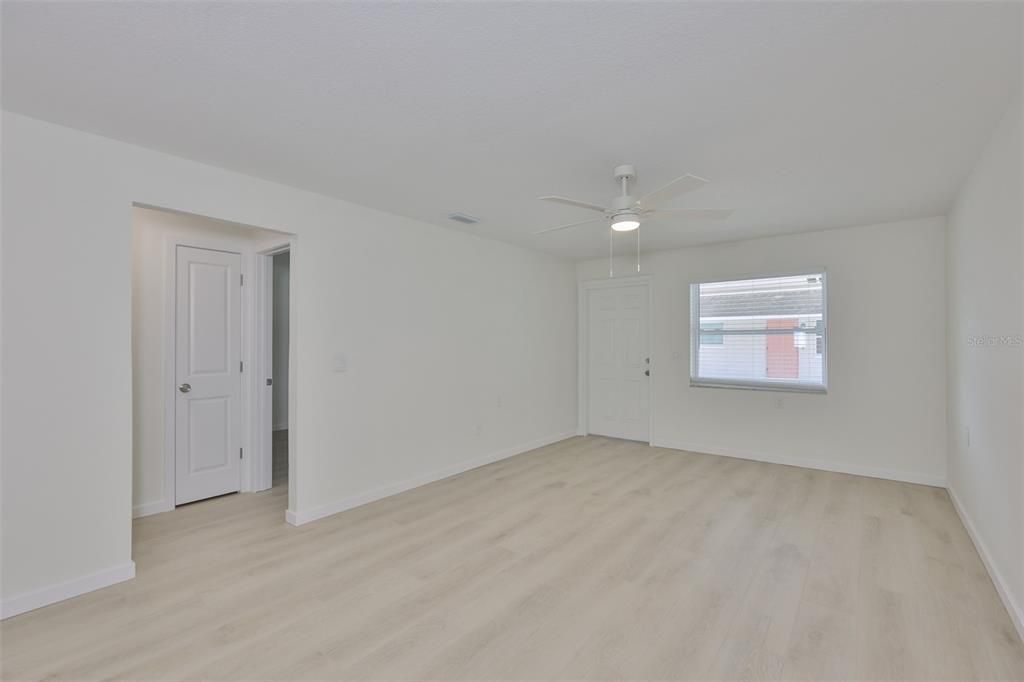 Activo con contrato: $1,097,500 (6 camas, 0 baños, 2400 Pies cuadrados)