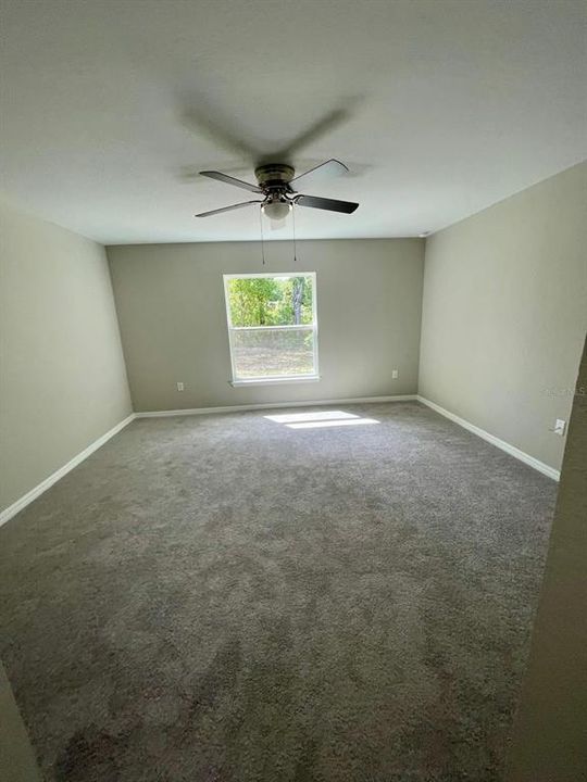 For Rent: $2,100 (3 beds, 2 baths, 1557 Square Feet)