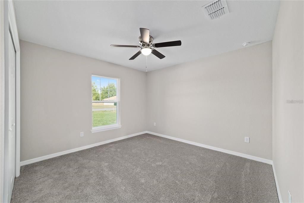 For Rent: $2,100 (3 beds, 2 baths, 1557 Square Feet)