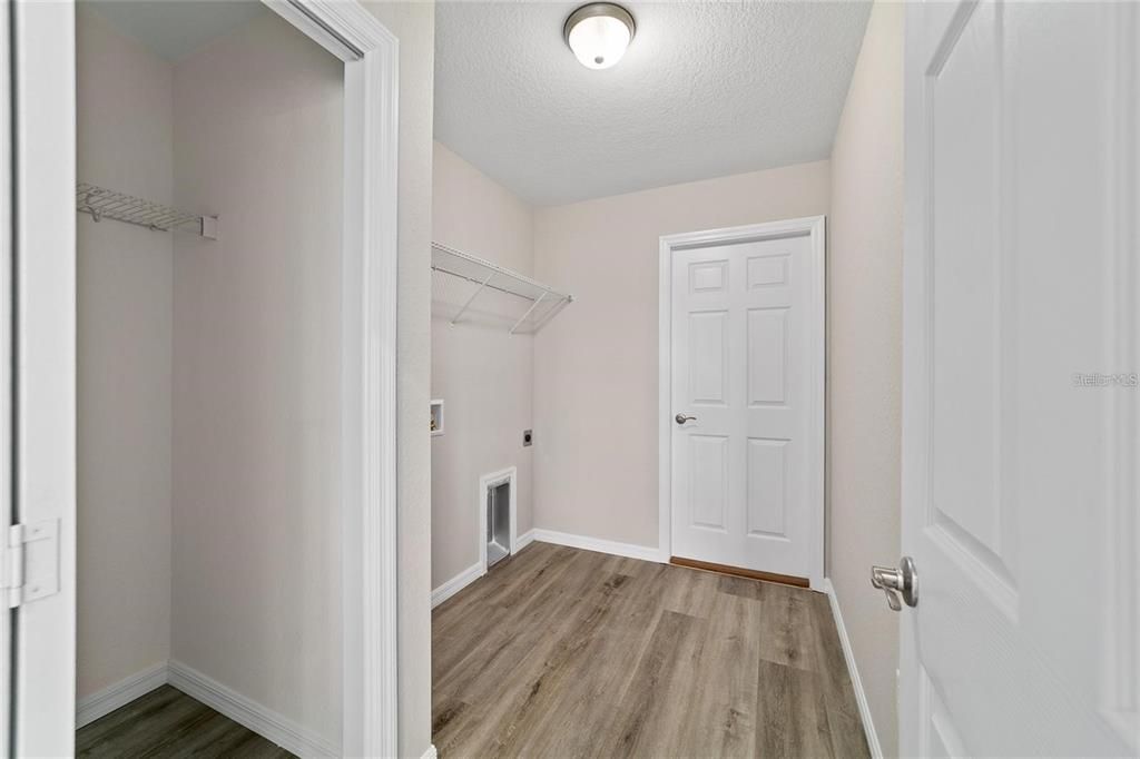 For Rent: $2,100 (3 beds, 2 baths, 1557 Square Feet)