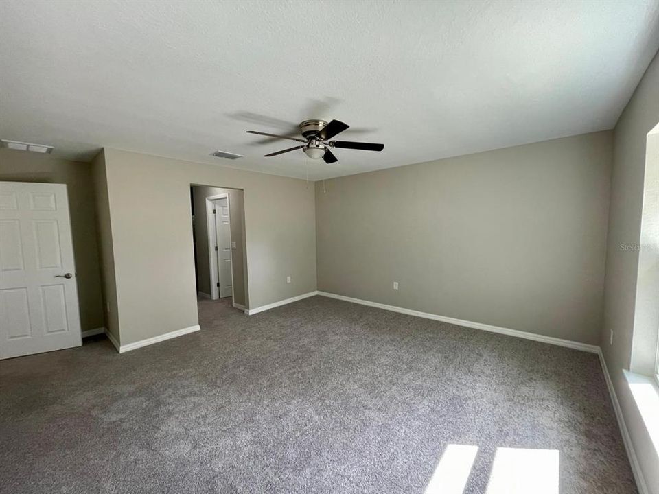 For Rent: $2,100 (3 beds, 2 baths, 1557 Square Feet)