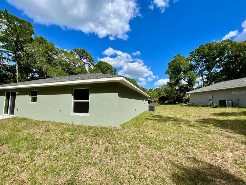 For Rent: $2,100 (3 beds, 2 baths, 1557 Square Feet)