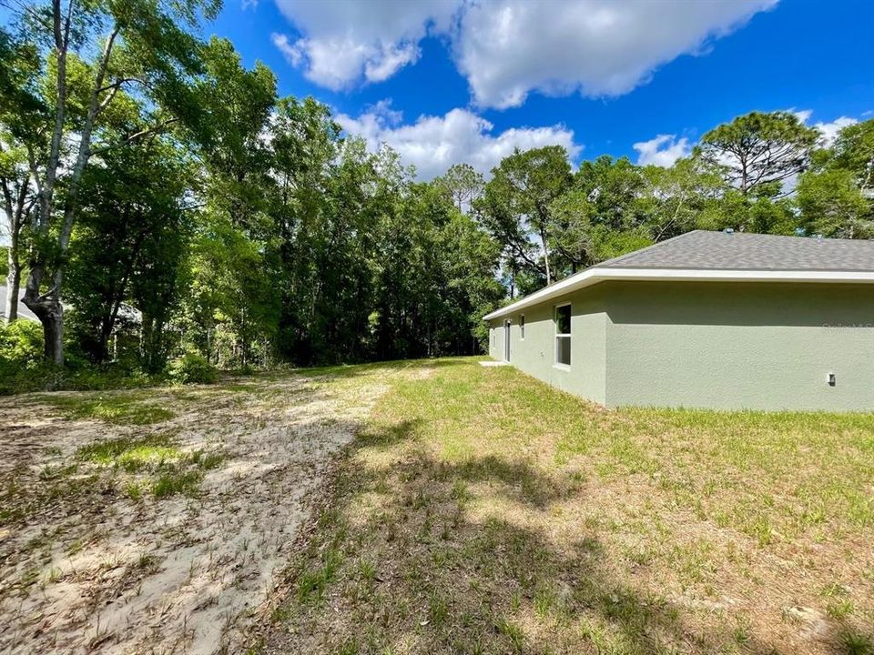 For Rent: $2,100 (3 beds, 2 baths, 1557 Square Feet)