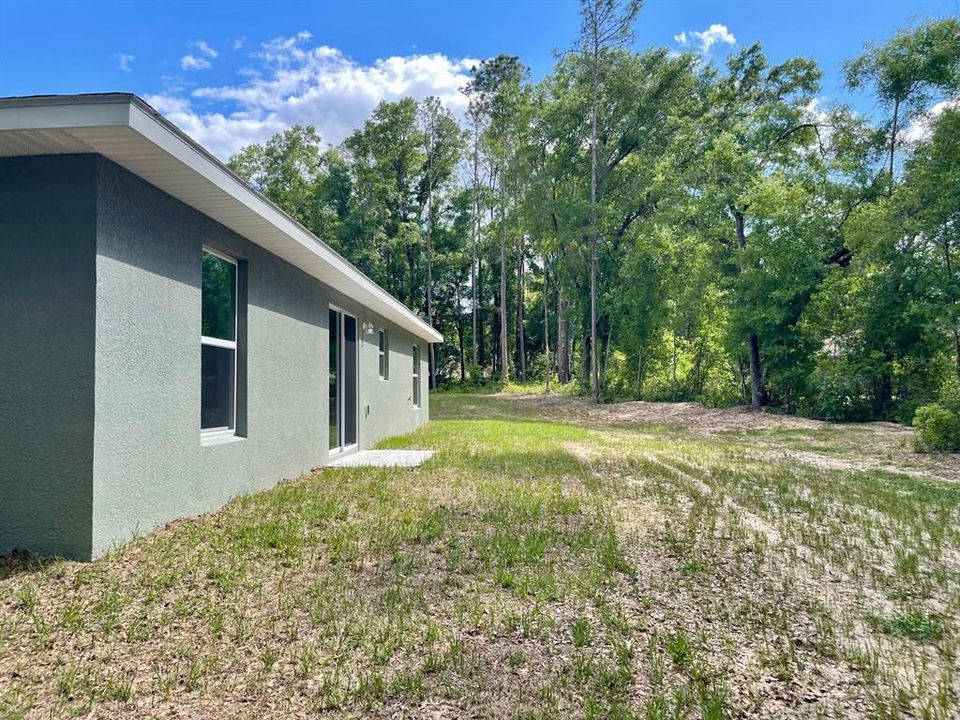 For Rent: $2,100 (3 beds, 2 baths, 1557 Square Feet)