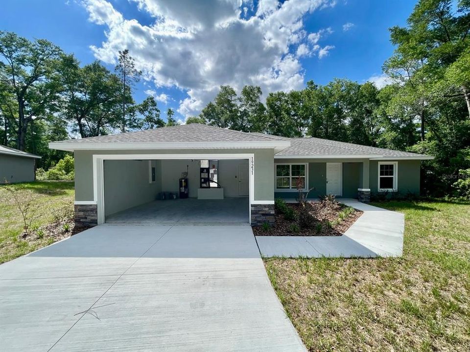 For Rent: $2,100 (3 beds, 2 baths, 1557 Square Feet)