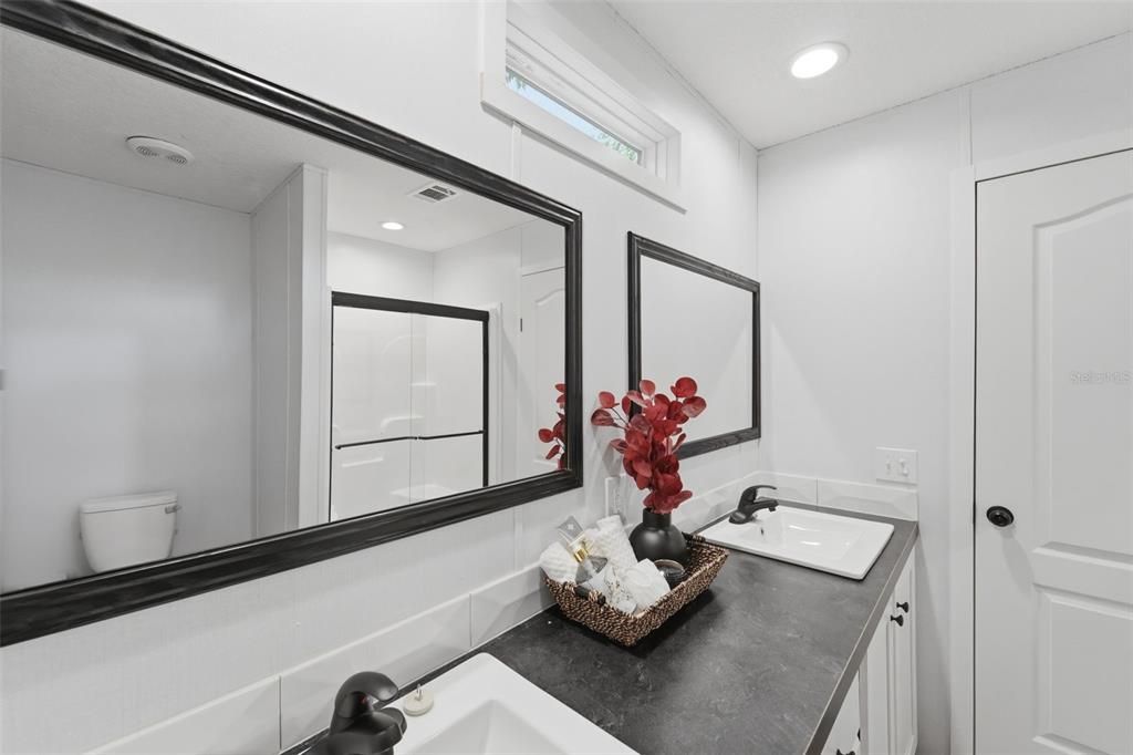 На продажу: $249,900 (3 спален, 2 ванн, 1398 Квадратных фут)