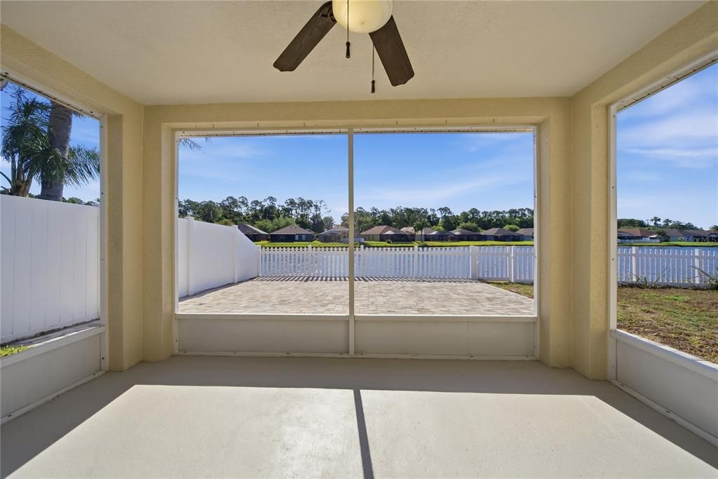 Activo con contrato: $399,999 (4 camas, 2 baños, 1956 Pies cuadrados)