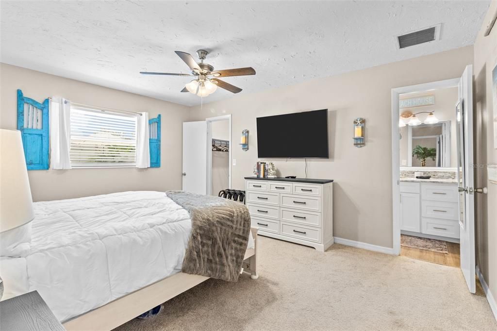Activo con contrato: $534,900 (4 camas, 2 baños, 1844 Pies cuadrados)