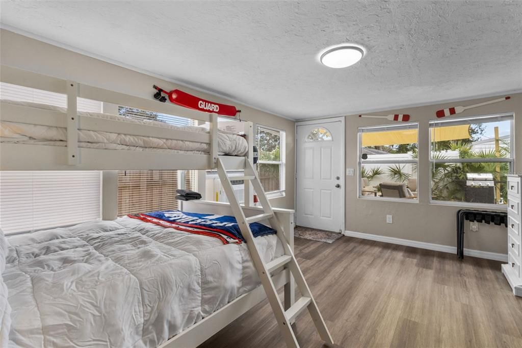 Activo con contrato: $534,900 (4 camas, 2 baños, 1844 Pies cuadrados)
