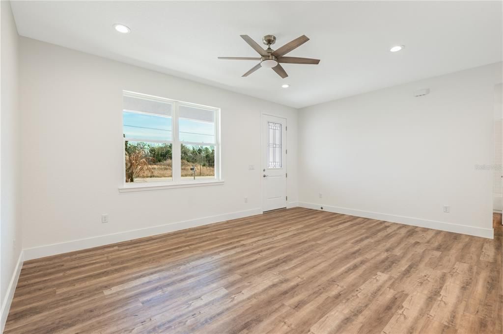 For Sale: $375,000 (3 beds, 2 baths, 1546 Square Feet)