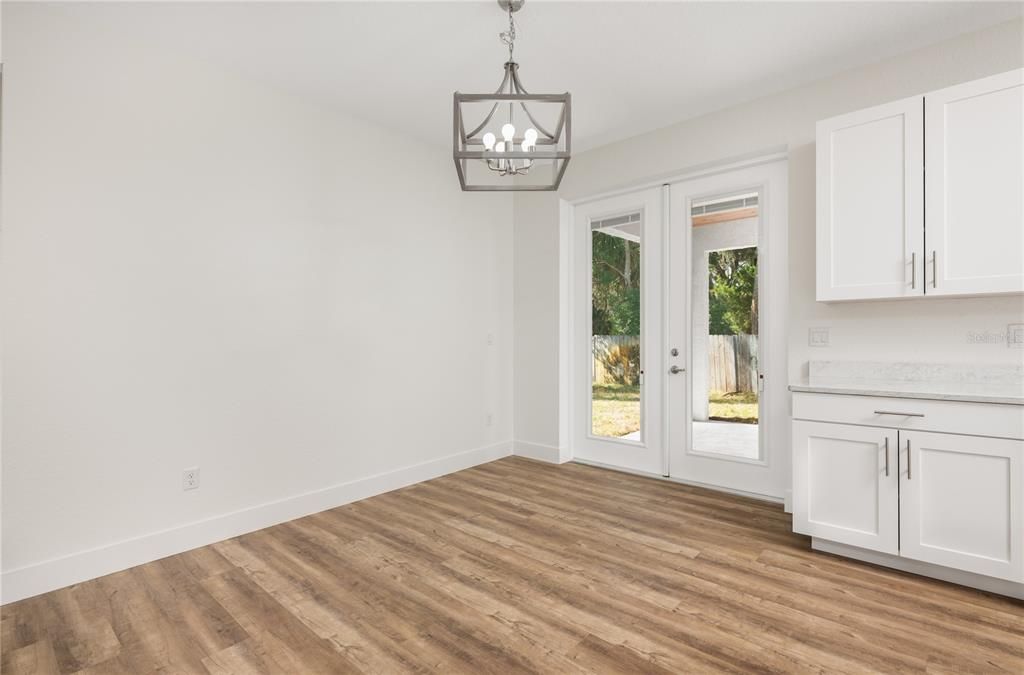 For Sale: $375,000 (3 beds, 2 baths, 1546 Square Feet)
