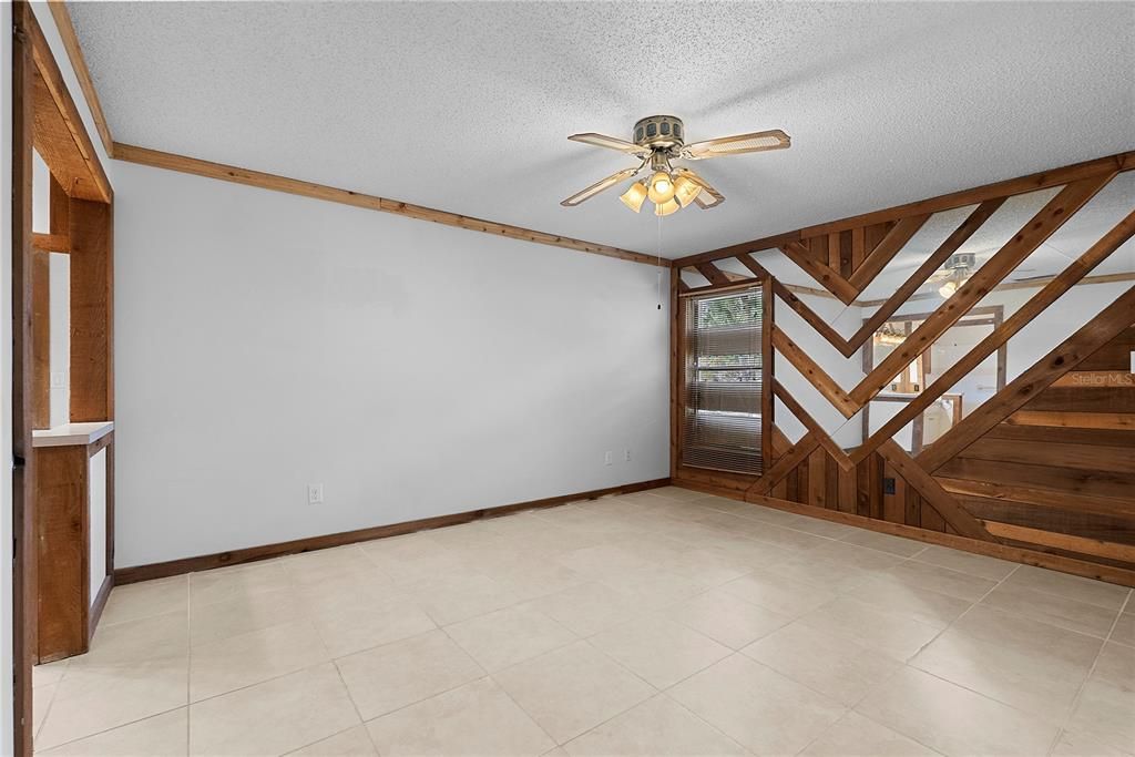 For Sale: $299,900 (2 beds, 2 baths, 1296 Square Feet)