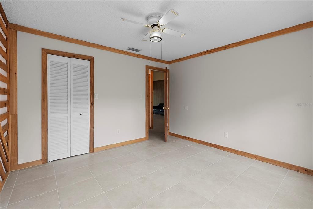For Sale: $299,900 (2 beds, 2 baths, 1296 Square Feet)