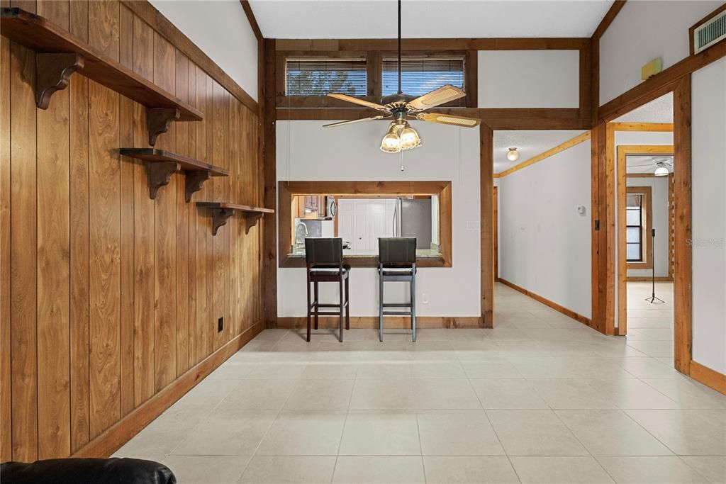 For Sale: $299,900 (2 beds, 2 baths, 1296 Square Feet)