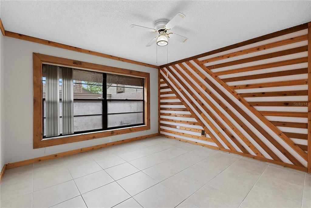 For Sale: $299,900 (2 beds, 2 baths, 1296 Square Feet)