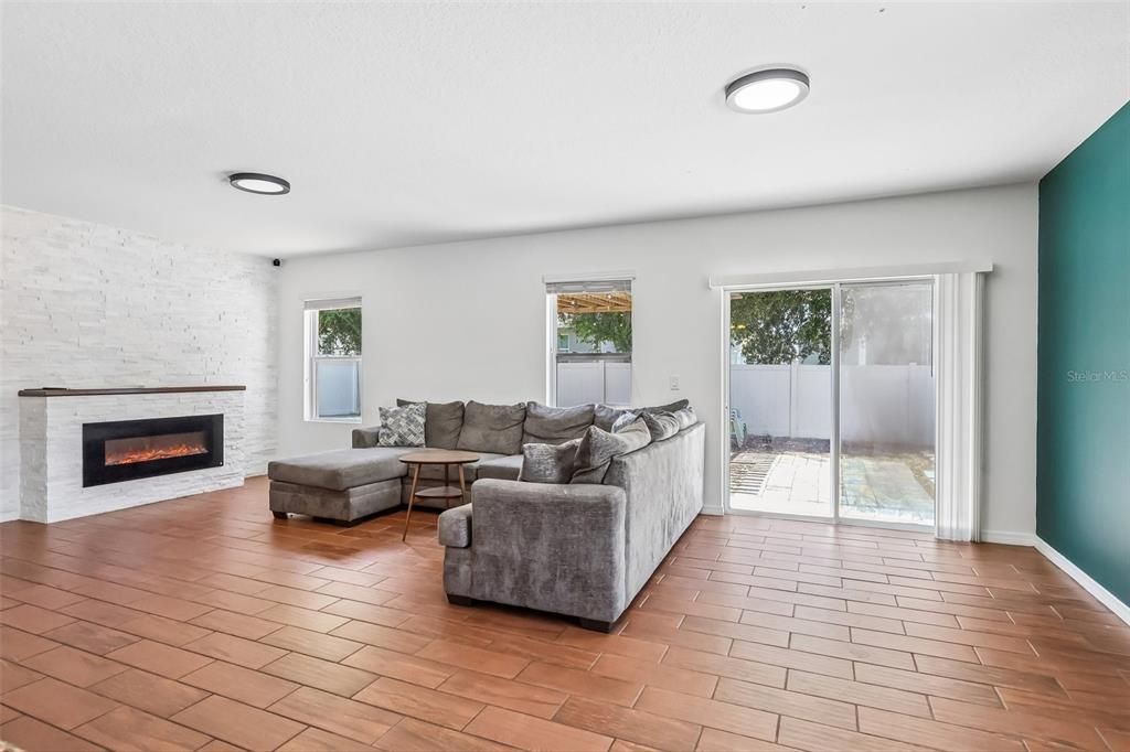 Active With Contract: $290,000 (4 beds, 2 baths, 1767 Square Feet)