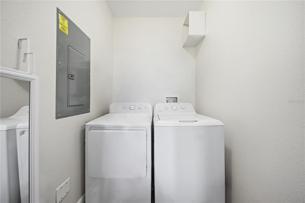 For Sale: $235,000 (3 beds, 2 baths, 1596 Square Feet)