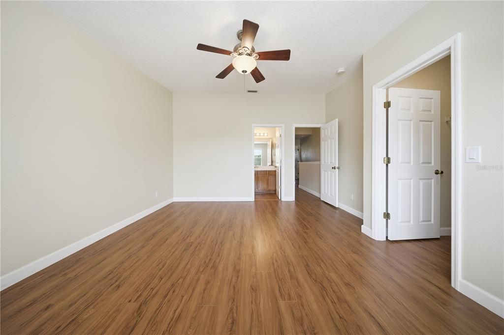 For Sale: $235,000 (3 beds, 2 baths, 1596 Square Feet)