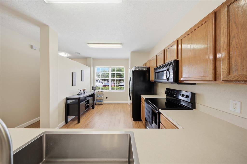 For Sale: $235,000 (3 beds, 2 baths, 1596 Square Feet)